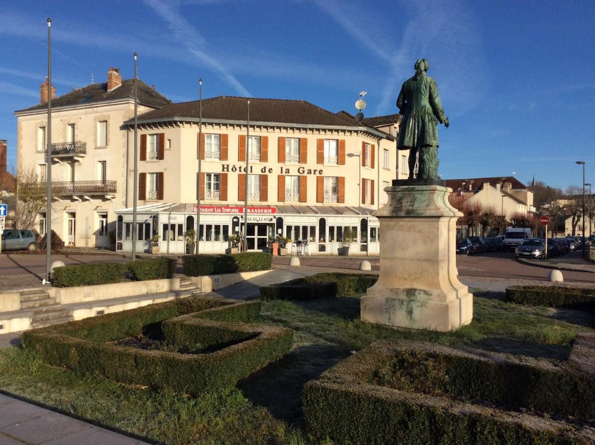 Hotel Restaurant Les Templiers Montbard Exteriör bild